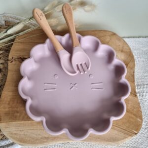 Silikoninė lėkštė + šakutė ir šaukštas  Lion Soft Pink